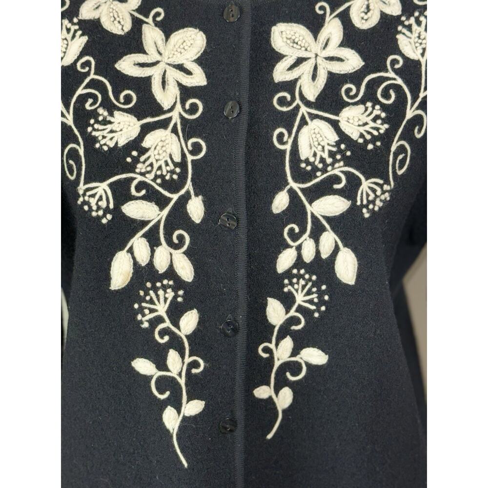 Embroidered Floral Wool Cardigan Cottagecore Romantic Grannycore Vintage Size M - Picture 5 of 13